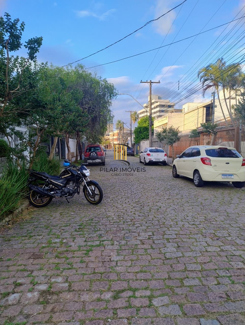 #Vende apartamento  desocupado com 2 quartos no Menino Deus#