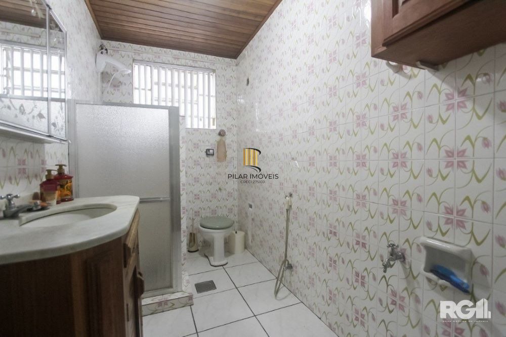 Apartamento de 2 dormitórios em ótima localização na Av. Cristovao colombo.