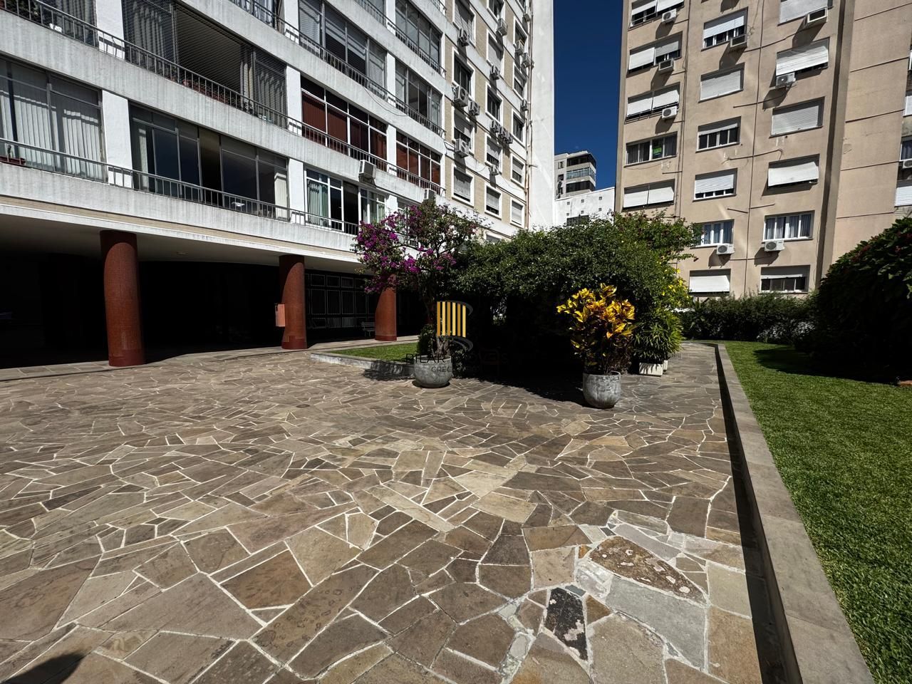 Apartamento super Amplo em frente a Santa Casa, Centro Histórico - POA
