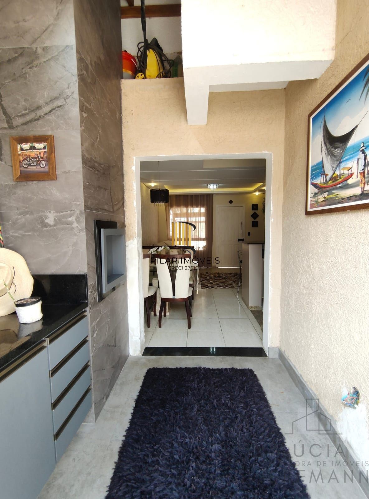 Casa em condomínio semi-mobiliada, desocupada e pronta para morar!