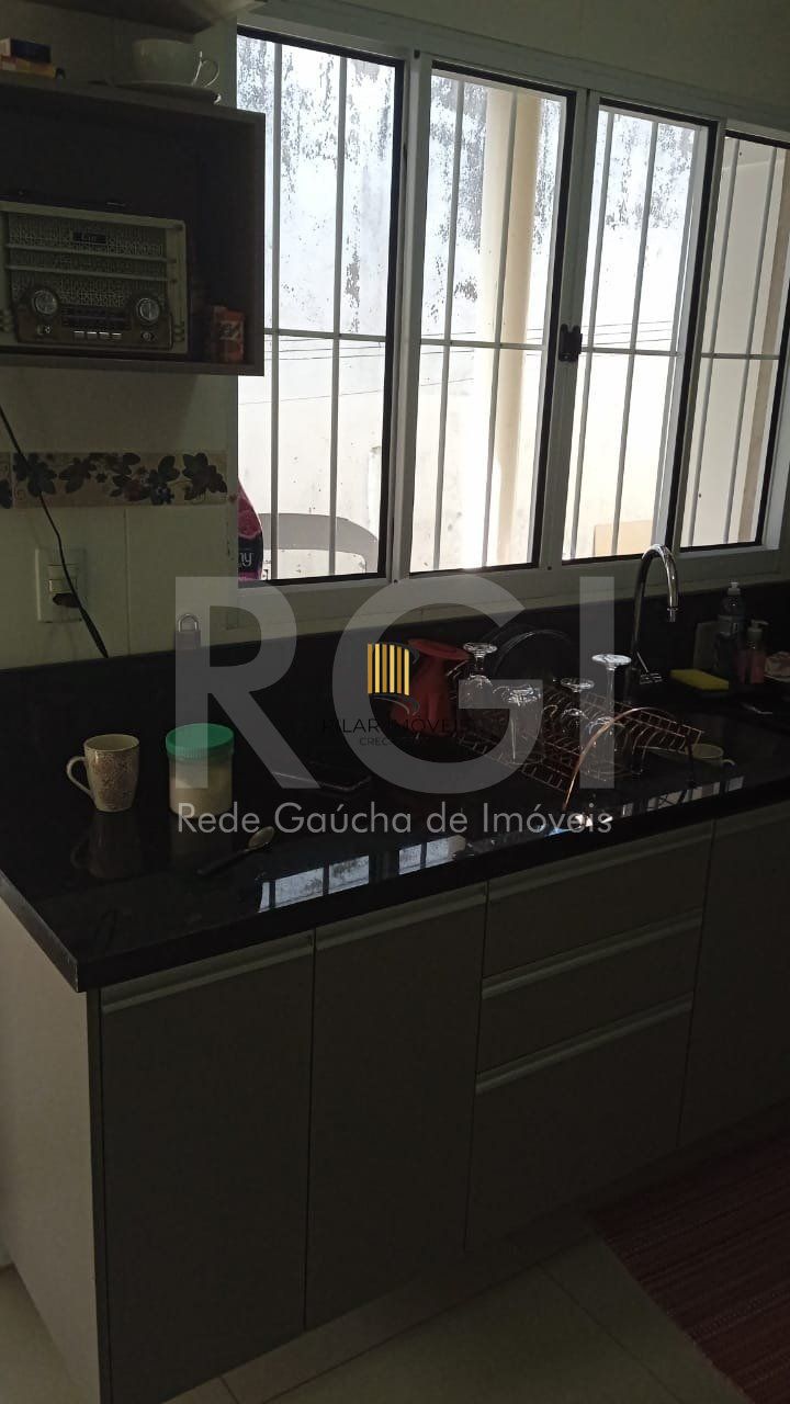 Casa para Venda - 90m², 3 dormitórios, 4 vagas - Maria Regina