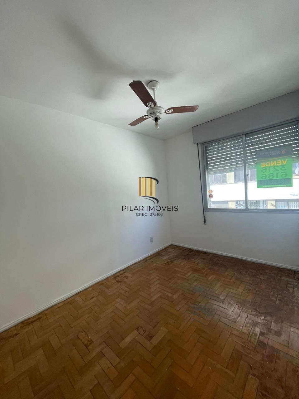 Apartamento 02 dormitórios bairro Menino Deus .
