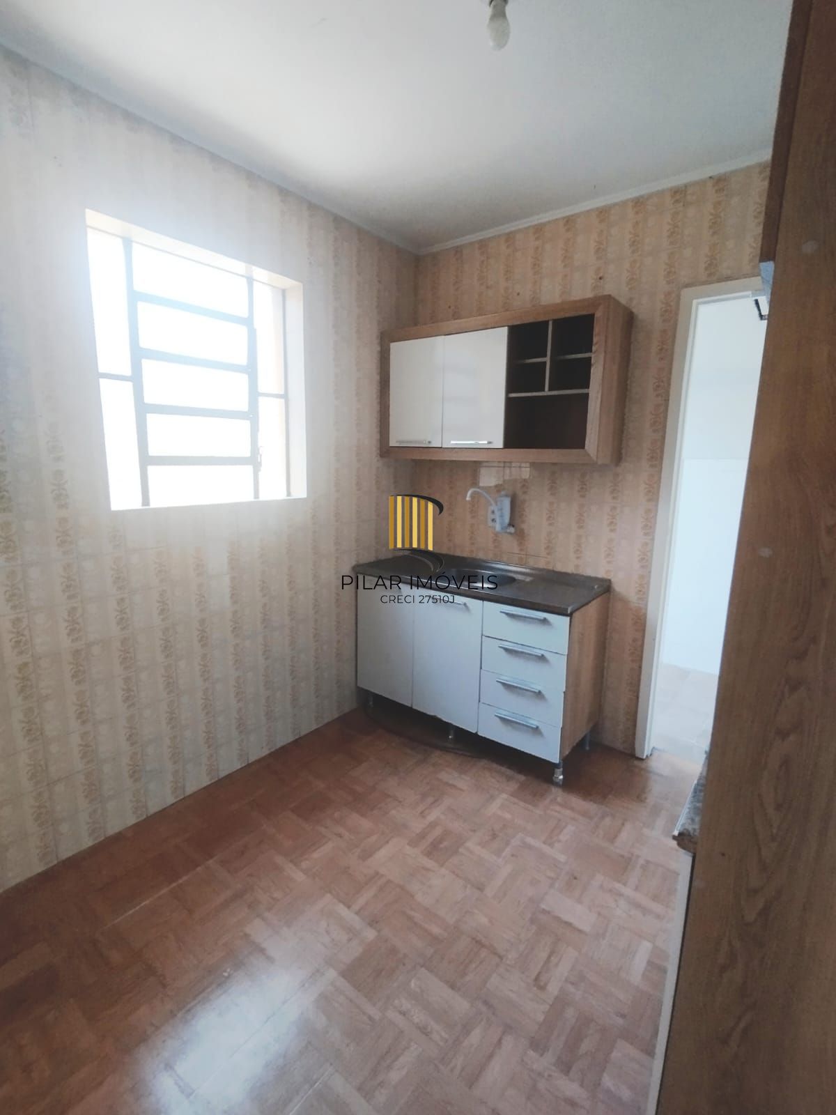 Apartamento à venda na Lima e Silva – amplo, arejado e com excelente iluminação natural