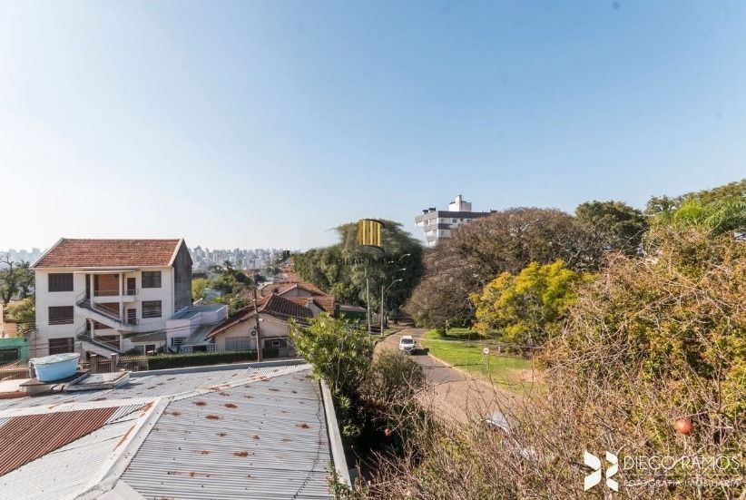 Casa para Venda - 190m², 4 dormitórios, sendo 1 suites, 2 vagas - Partenon