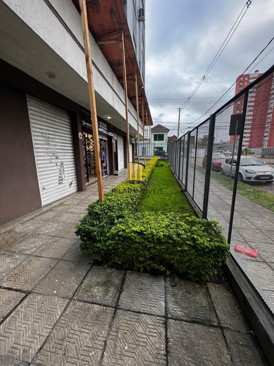 Apartamento semimobiliado à venda no bairro Santana, Porto Alegre