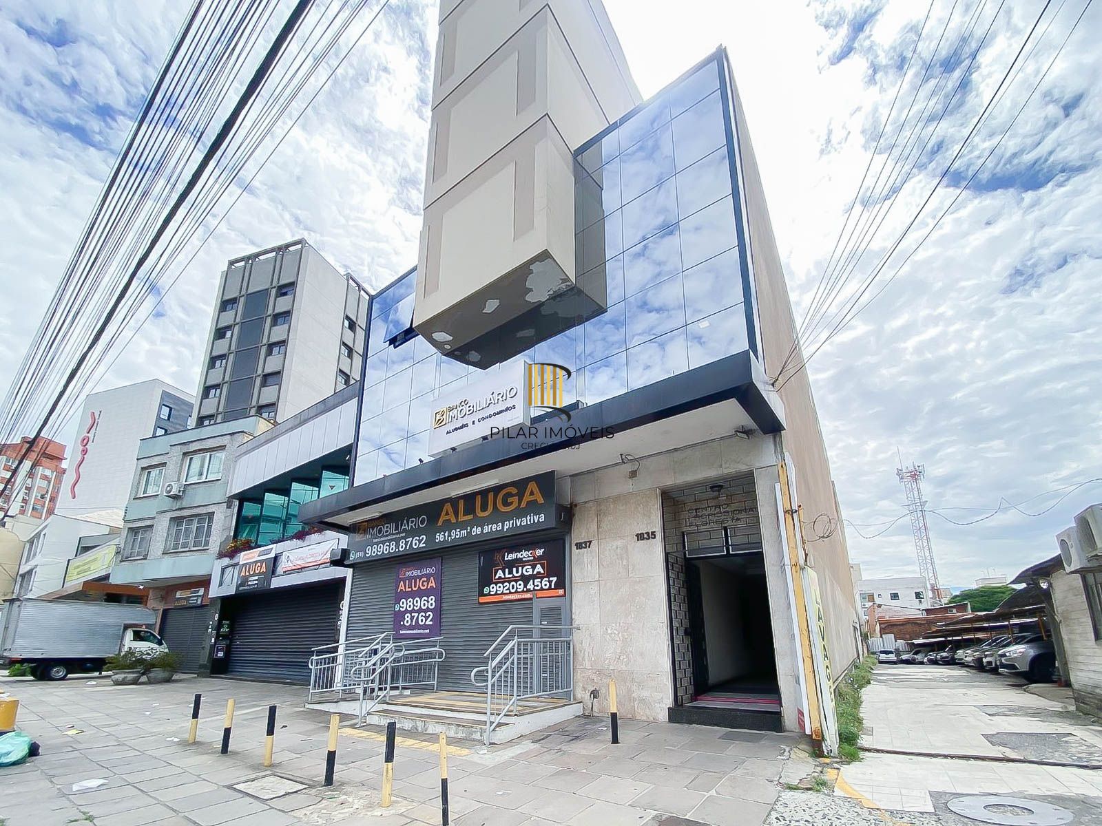 Sala Comercial à Venda na Av. Benjamin Constant – Andar Alto e Portaria