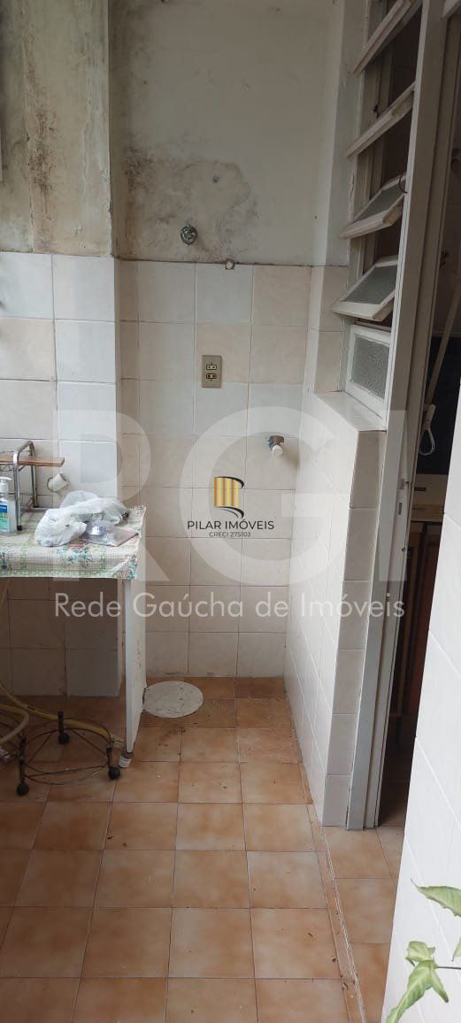 Apartamento com 3 quartos, 2 banheiros, desocupado e 1 vaga!