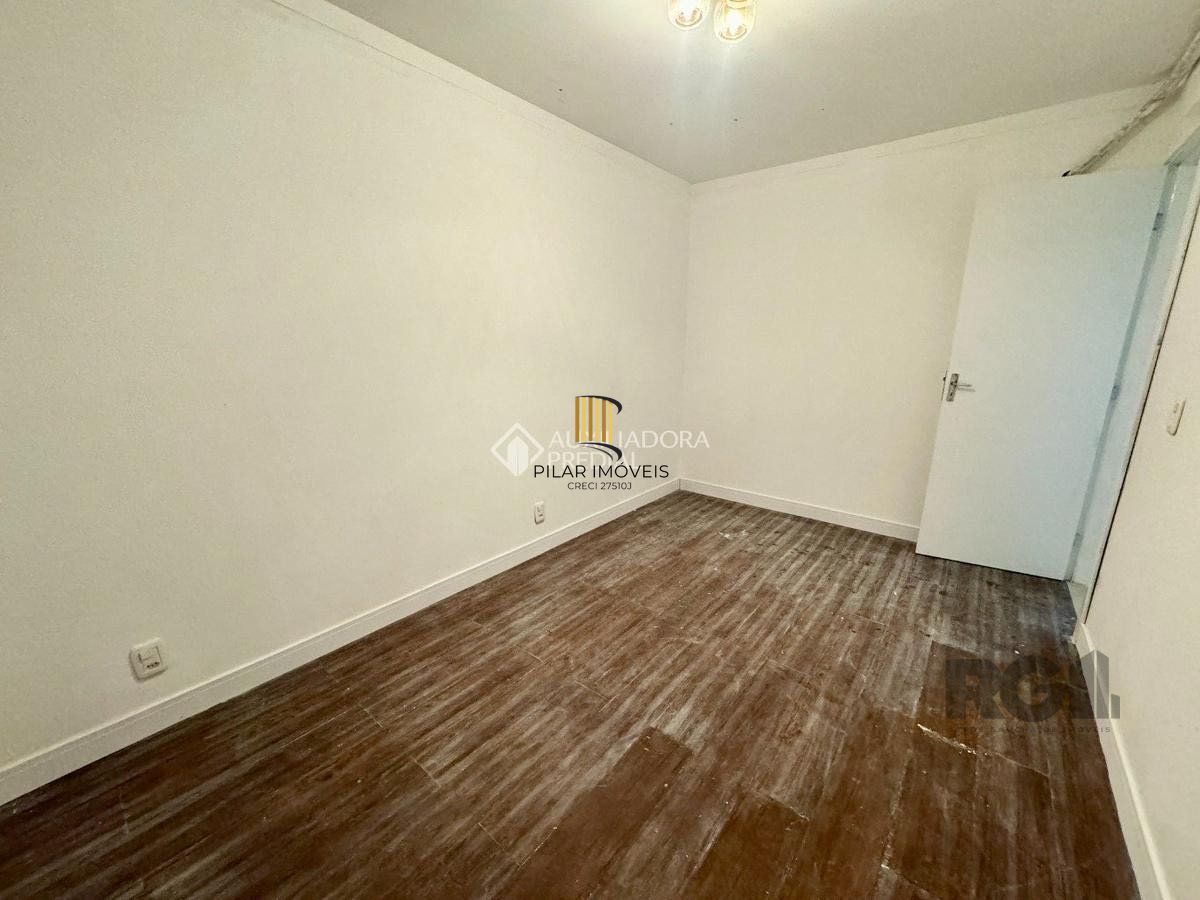 À venda Apartamento, de  dois dormitórios, em Canoas,  Bairro Guajuvíras.