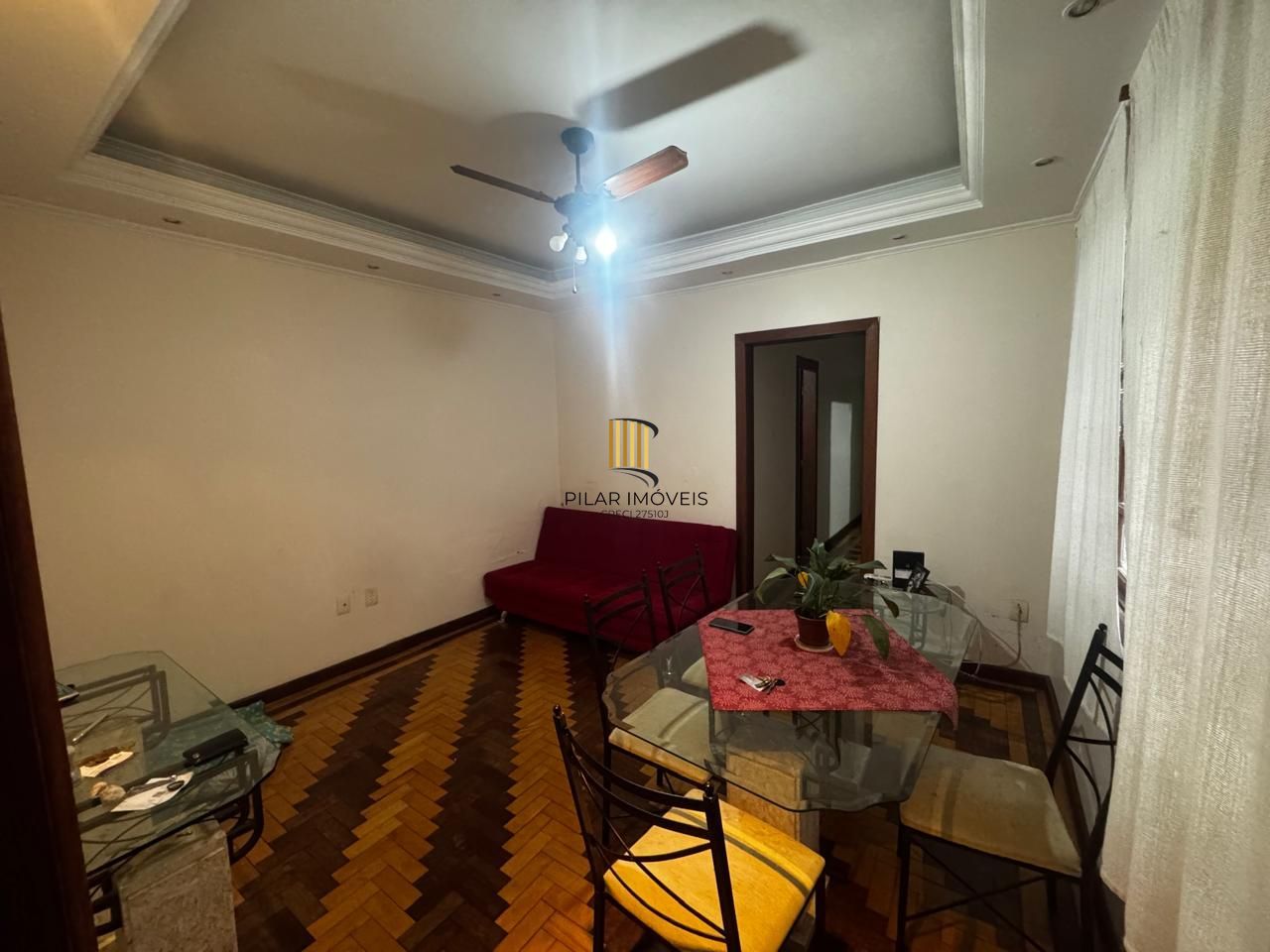 Apartamento de 3 dormitórios, banheiro social e lavabo na Cidade Baixa em Porto Alegre