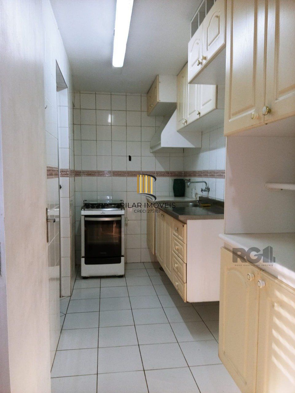 Apartamento 2 quartos, 2 banheiros e garagem na Cidade Baixa.