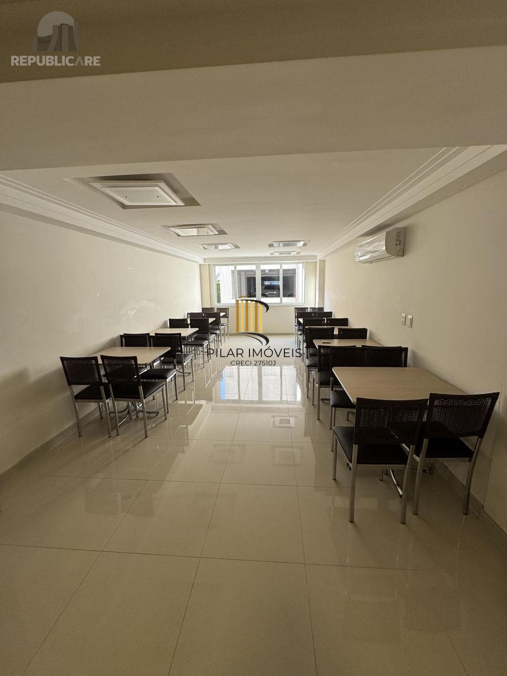 **Apartamento de 1 dormitório, garagem, Semimobiliado, condomínio com infra à Venda na Cidade Baixa, Porto Alegre, RS**