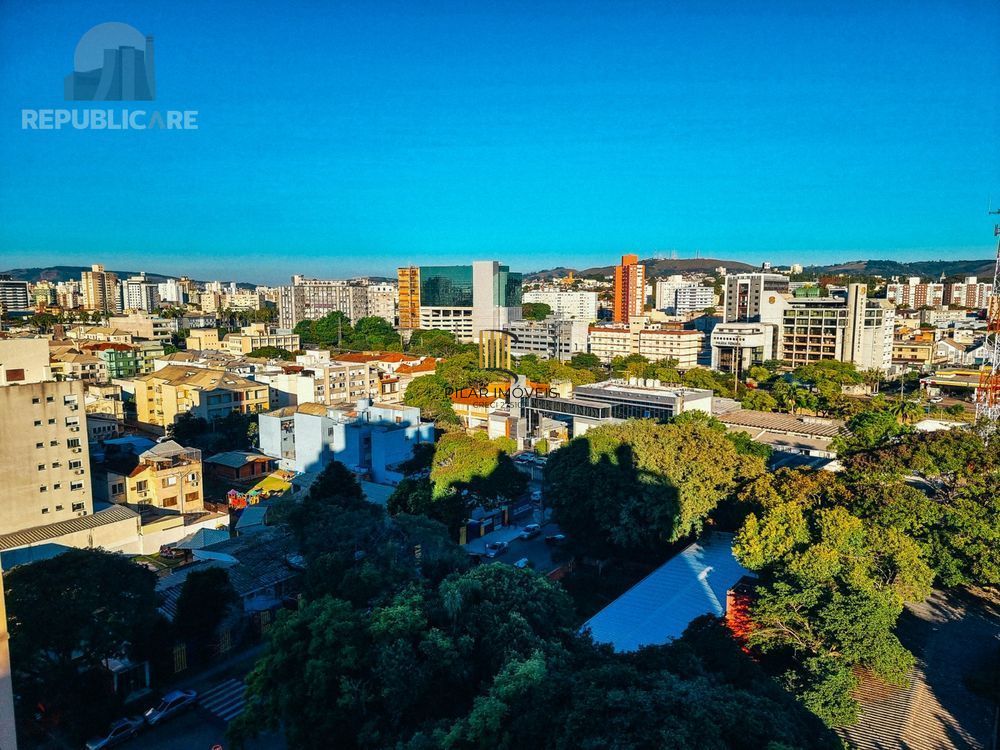 Cobertura de 3 Dormitórios com Suíte e Terraço em Porto Alegre