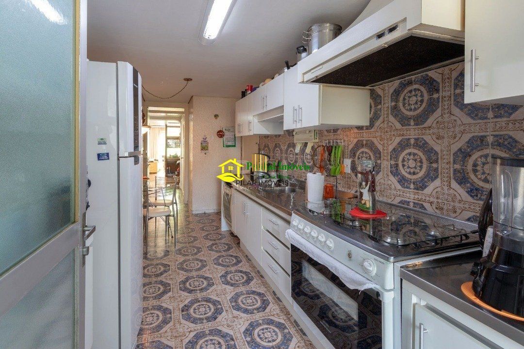 Cobertura para Venda - 306.94m², 3 dormitórios, sendo 2 suites, 2 vagas - Menino