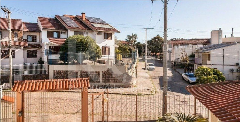 Casa para Venda - 287m², 4 dormitórios, sendo 1 suites, 4 vagas - Partenon