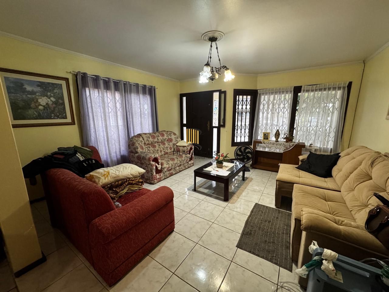 Casa residencial com 4 quartos, 3 banheiros e 1 suíte, localizada na rua Sete de Setembro