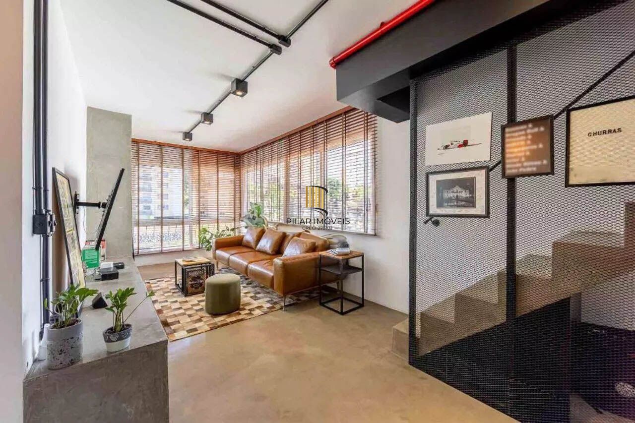 COBERTURA DE 151M², 2 DORMITÓRIOS, 1 SUÍTE, 2 VAGAS - BAIRRO PETRÓPOLIS