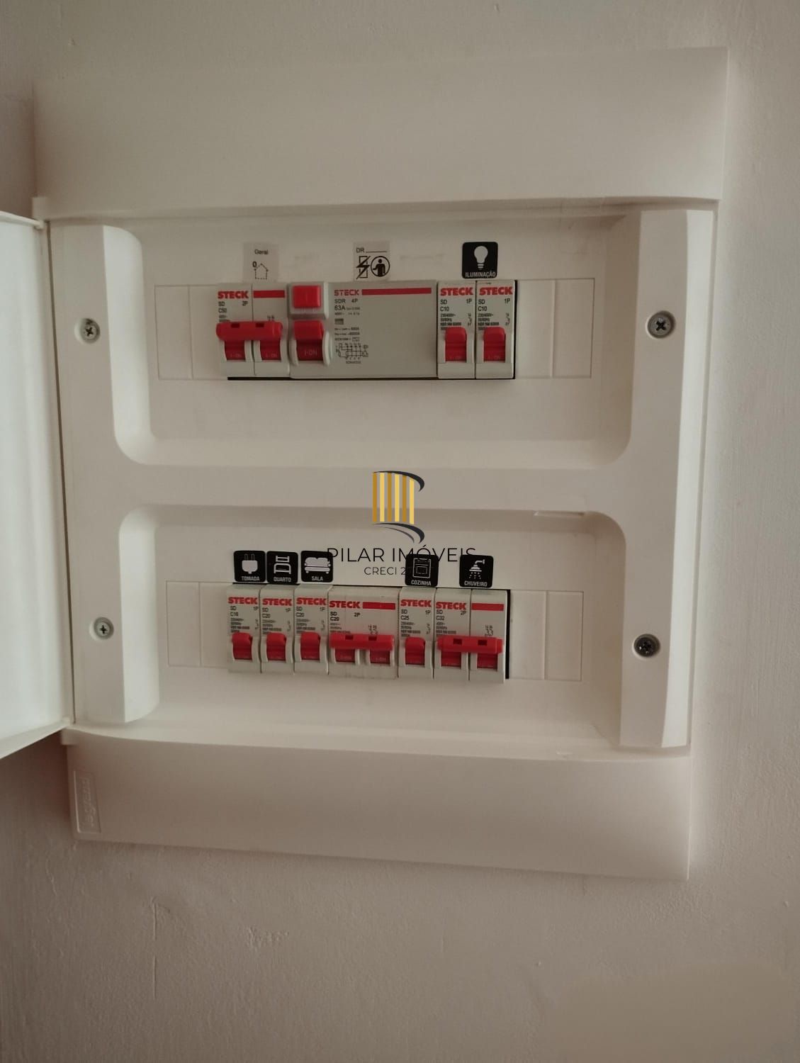 Apartamento de 2 dormitórios com dependência — 75 m² | Rua Riachuelo