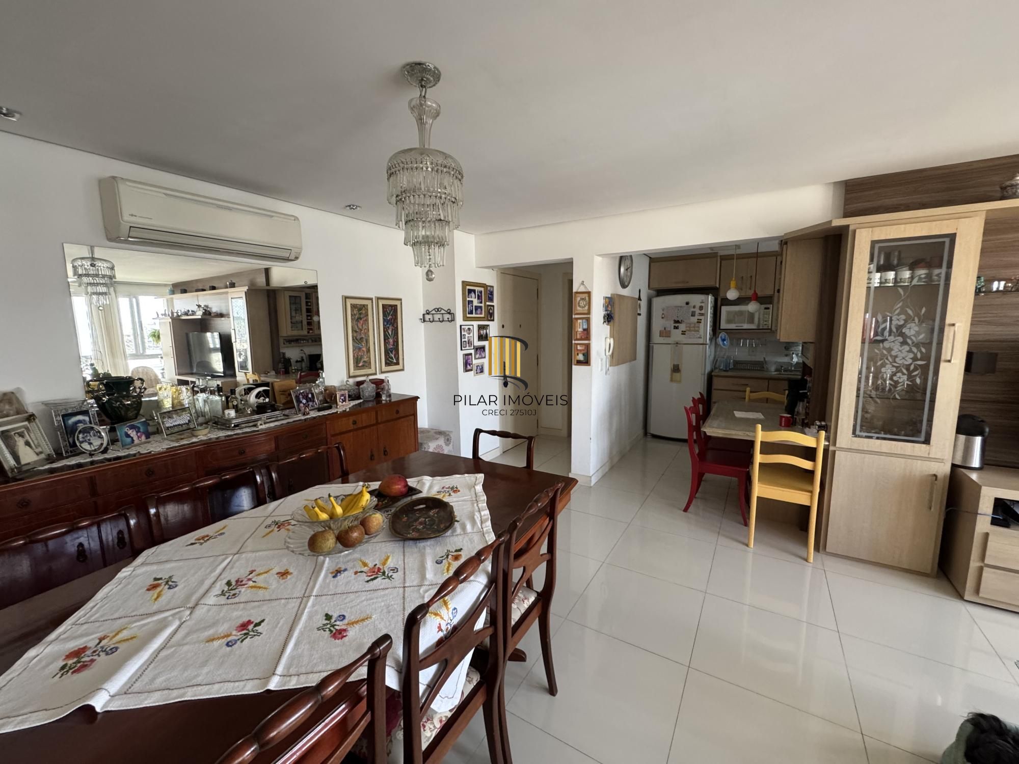 Apartamento de 3 dormitórios, suite, garagem - Menino Deus