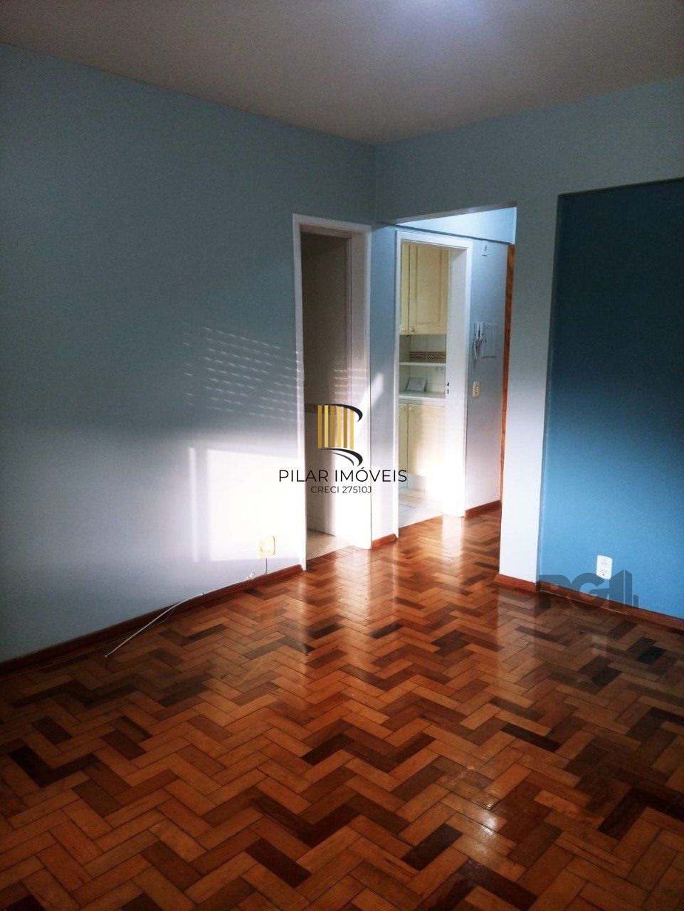 Apartamento 2 quartos, 2 banheiros e garagem na Cidade Baixa.