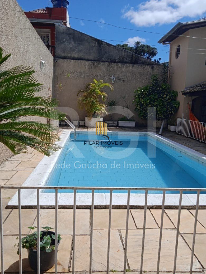 Casa para Venda - 750m², 6 dormitórios, sendo 3 suites, 4 vagas - Partenon