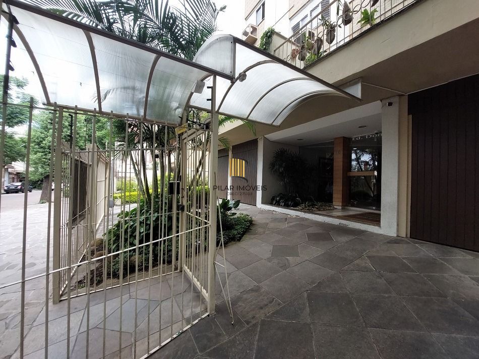 AMPLO APARTAMENTO 1 DORMITÓRIO COM VAGA COBERTA