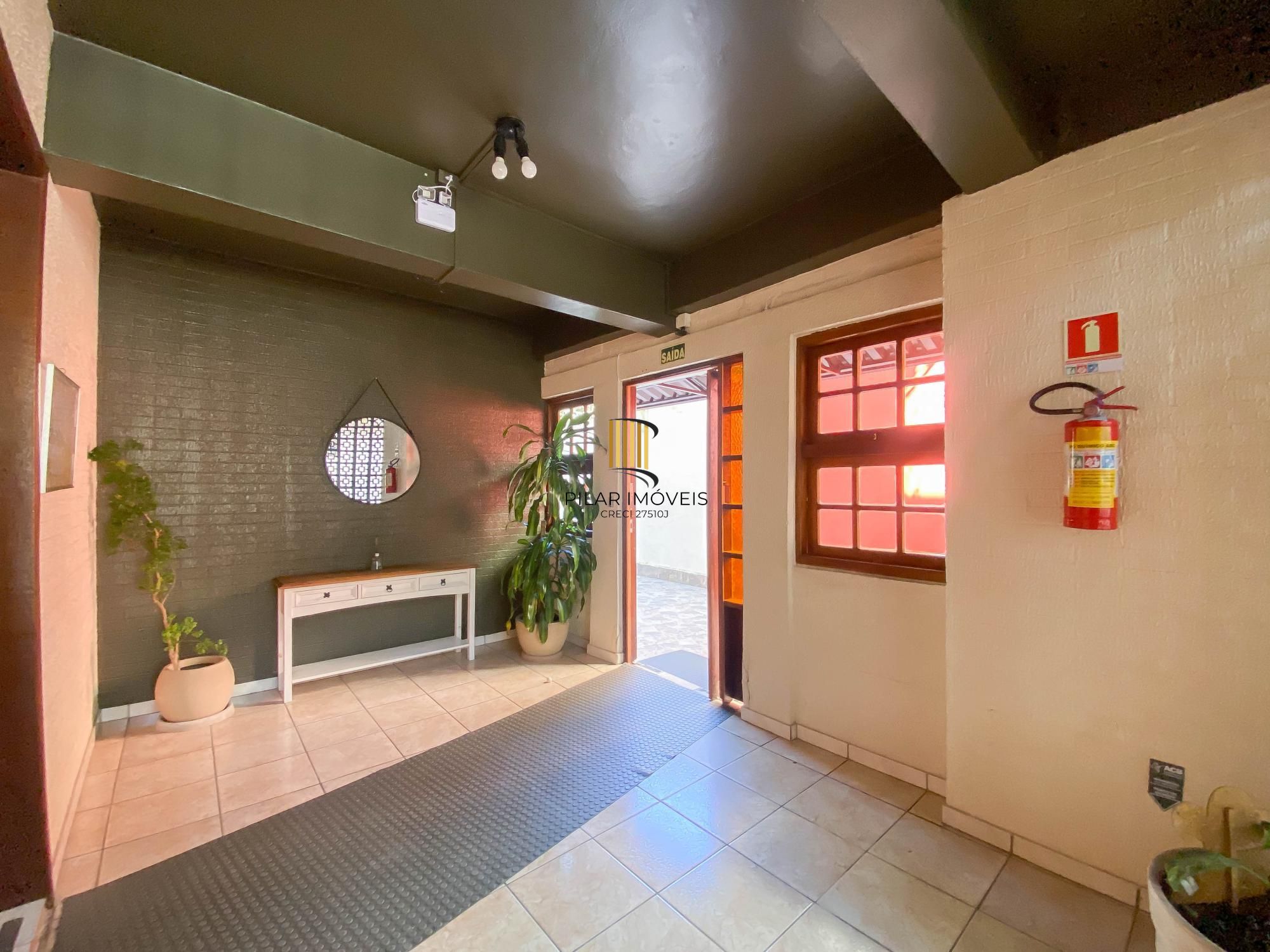 APARTAMENTO 2 DORMITÓRIOS - BAIRRO AZENHA