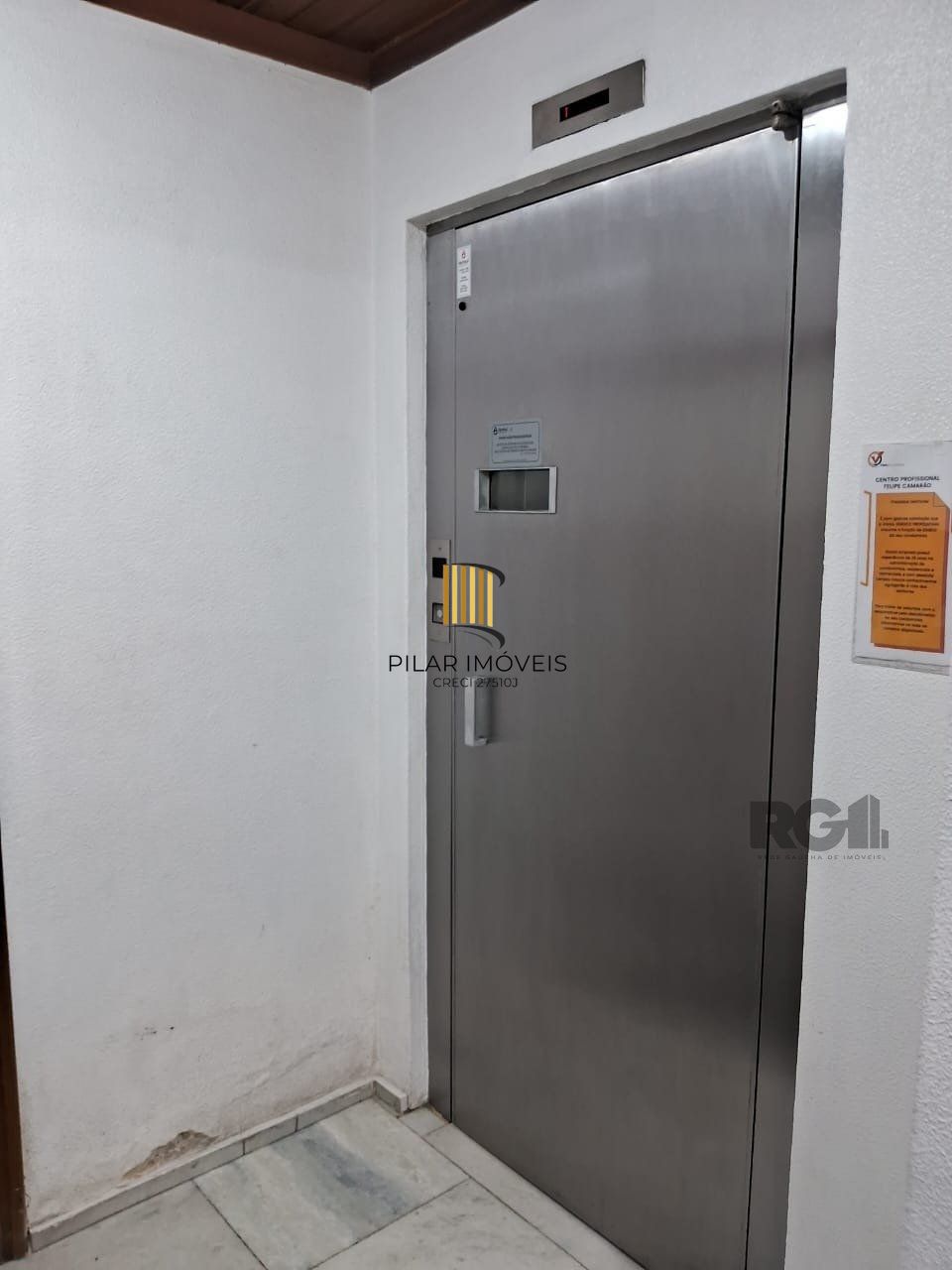 Sala Comercial semimobiliada de 34 m² no Bom Fim