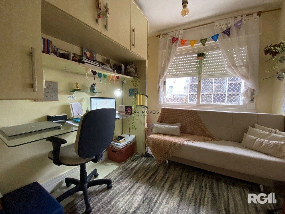 Apartamento 2 dormitórios com 2 vagas garagem na CIDADE BAIXA.