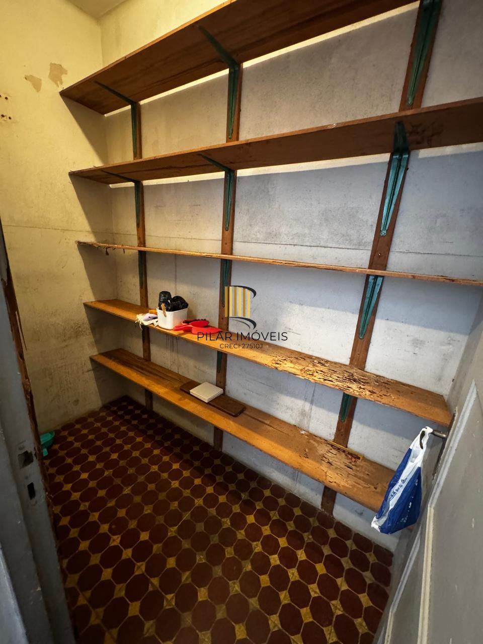 Apartamento desocupado no coração do Centro Histórico de Porto Alegre