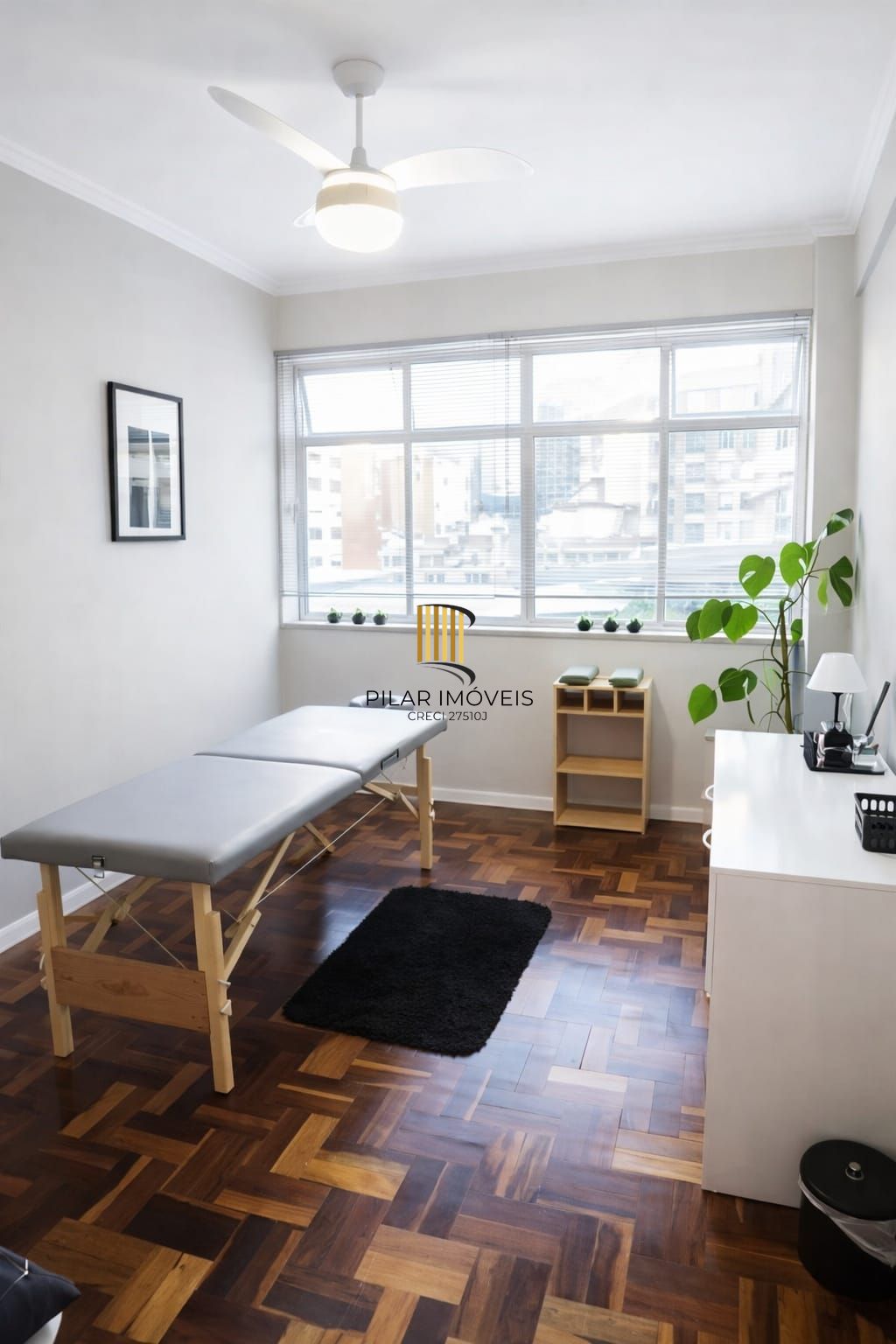 Sala Comercial à Venda – Galeria Malcon | Andar Alto | Reformada