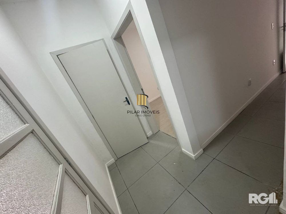 Apartamento GARDEN com dois pátios  privativos,  1 dormitório, sala, cozinha, 1 banheiro   na Av. Getúlio Vargas
