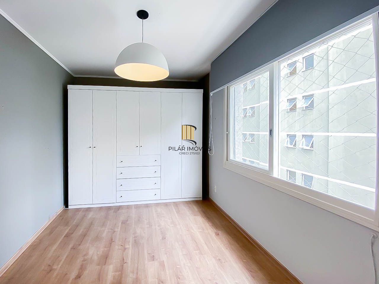 Apartamento 2 Dormitórios com Vaga Coberta e Cozinha Planejada no Bom Fim