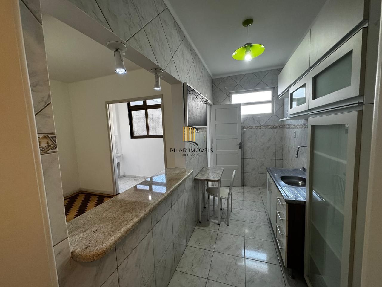Apartamento de 1 Quarto reformado à Venda no Menino Deus – Porto Alegre | Financiável