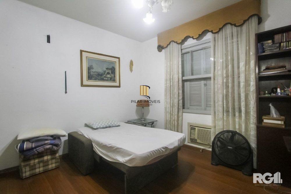 Apartamento de 2 dormitórios em ótima localização na Av. Cristovao colombo.