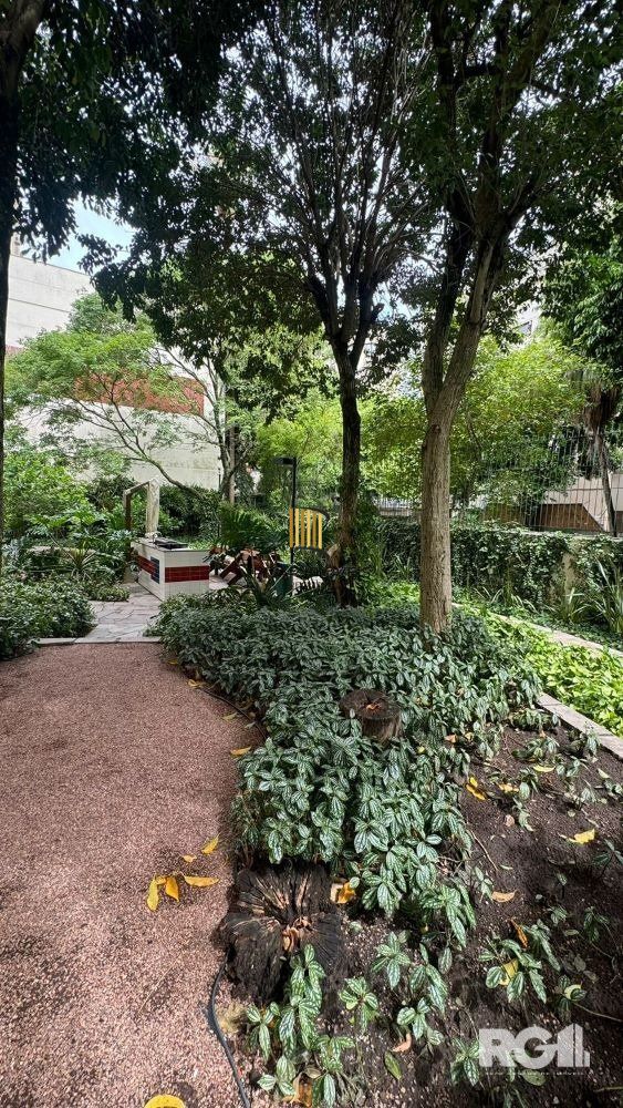 APARTAMENTO SEMI MOBILIADO - 3  DORM COM  GAR - CÓD. RP390648