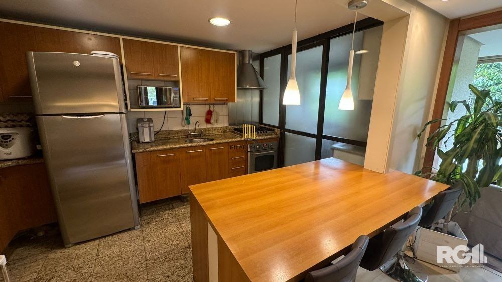 APARTAMENTO SEMI MOBILIADO - 3  DORM COM  GAR - CÓD. RP390648