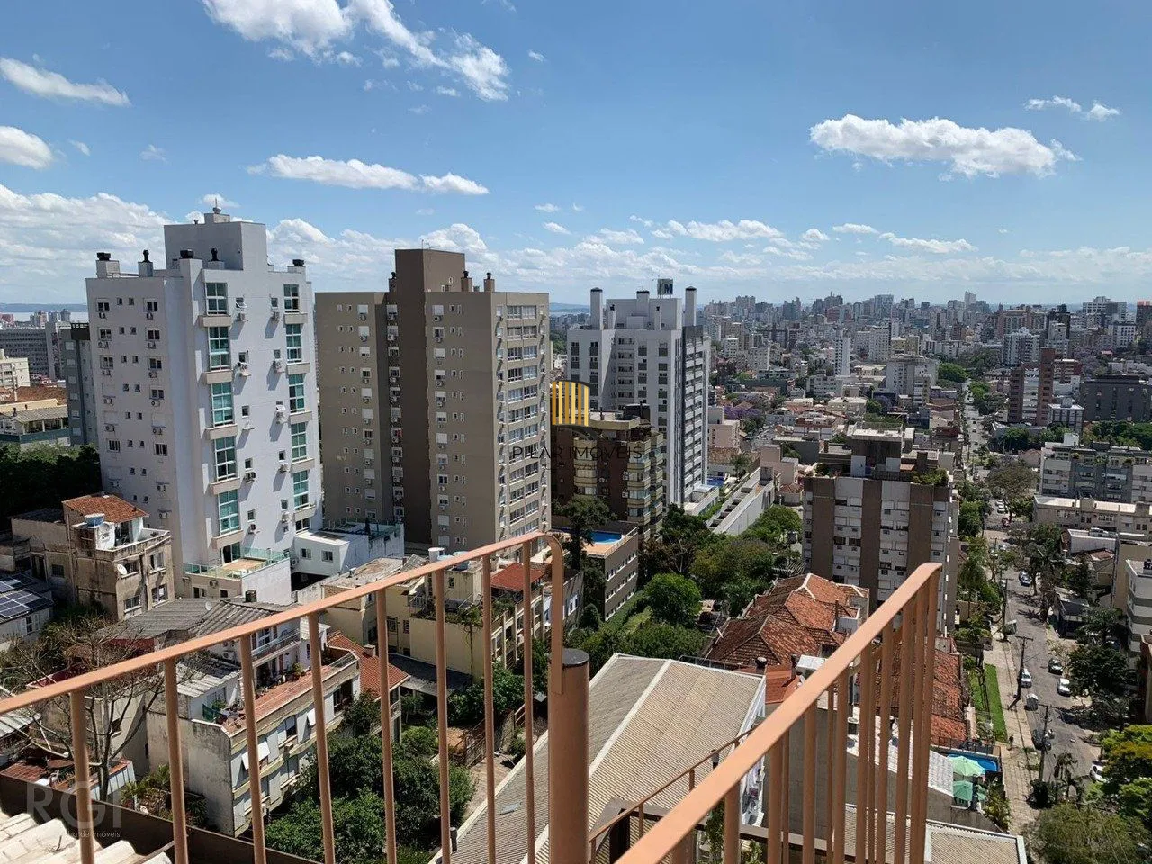 Cobertura para Venda - 310m², 3 dormitórios, sendo 1 suites, 4 vagas - Rio Branc