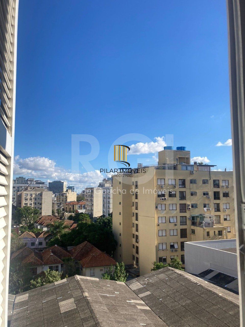 Ampla apartamento 3 dormitorios,living 2 ambientes na Cidade Baixa, com 2 garage