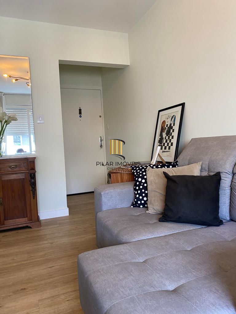 **Apartamento Semi  mobiliado à Venda em Porto Alegre, RS**