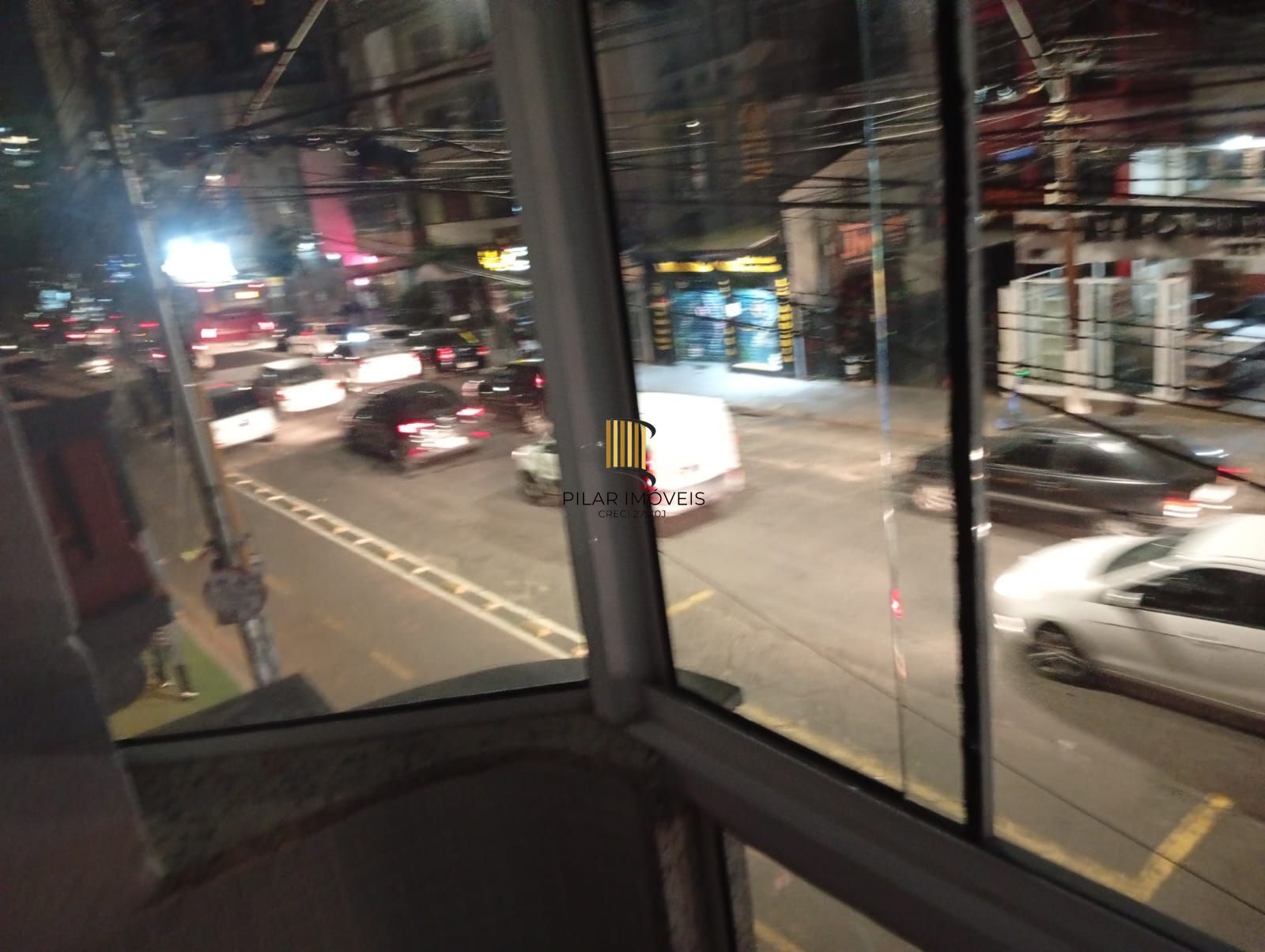 Casa com 5 quartos , 7 banheiros e pátio!