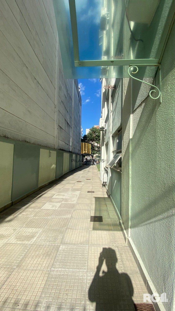 Ótimo apartamento à venda na Cidade Baixa, localizado na Rua Baronesa Do Gravataí.