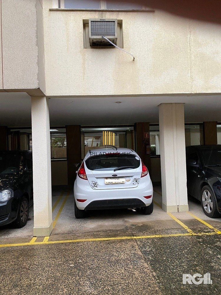 Apartamento 2 dormitórios com 2 vagas garagem na CIDADE BAIXA.