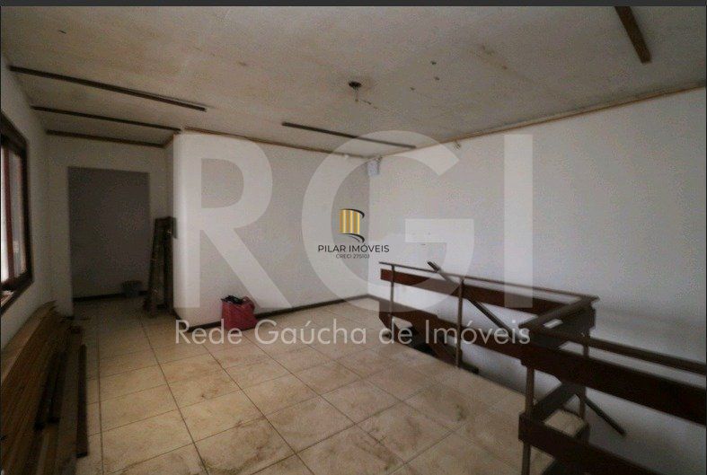 Casa para Venda - 280m², 3 dormitórios, 4 vagas - Cidade Baixa