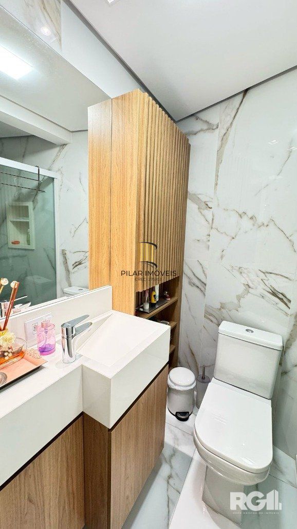 IMOVEL  A VENDA COM 142,30 M²  COM 3DORMITÓRIOS, ESQUINA VENANCIO AIRES