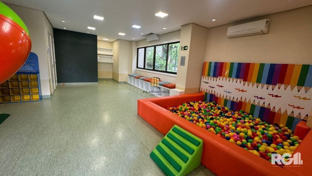 APARTAMENTO SEMI MOBILIADO - 3  DORM COM  GAR - CÓD. RP390648