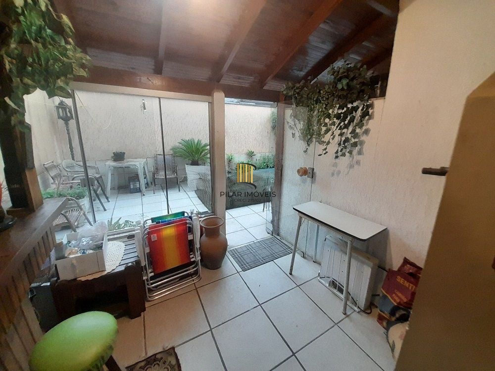 Casa 3 dormitórios para venda no bairro Hípica Condomínio Jardins do Prado.