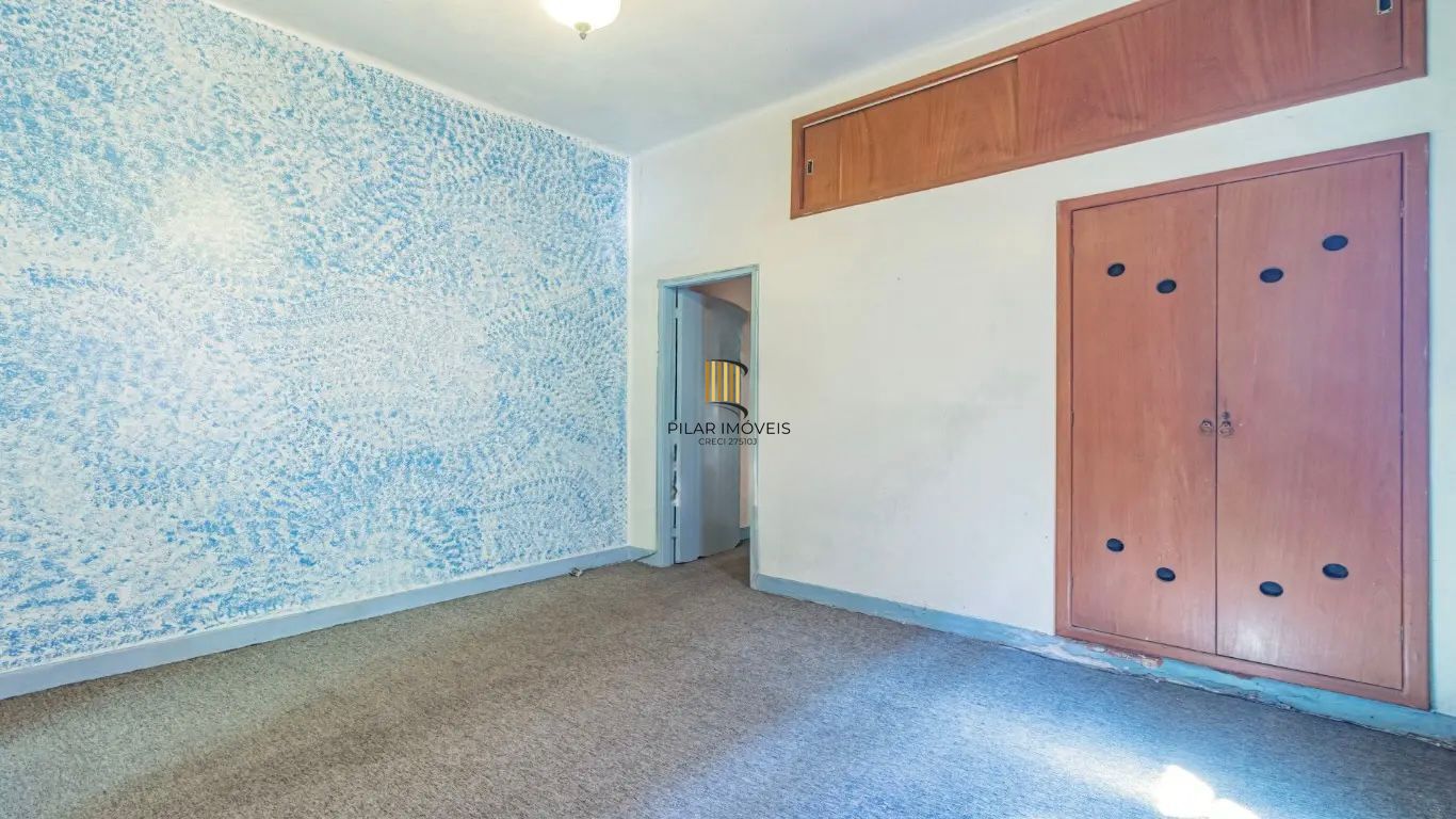 Prédio na Andre da Rocha com garagem