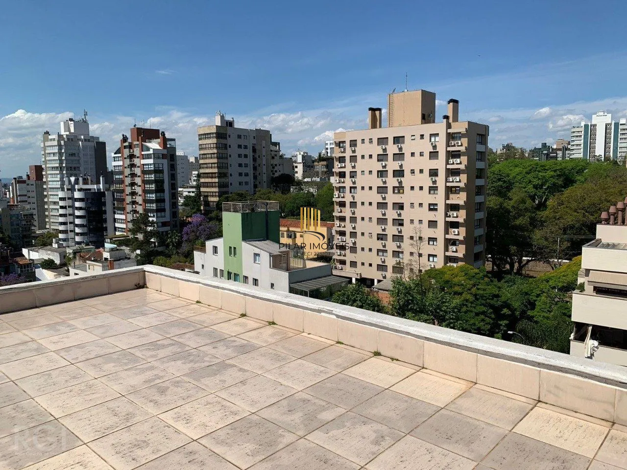 Cobertura para Venda - 310m², 3 dormitórios, sendo 1 suites, 4 vagas - Rio Branc