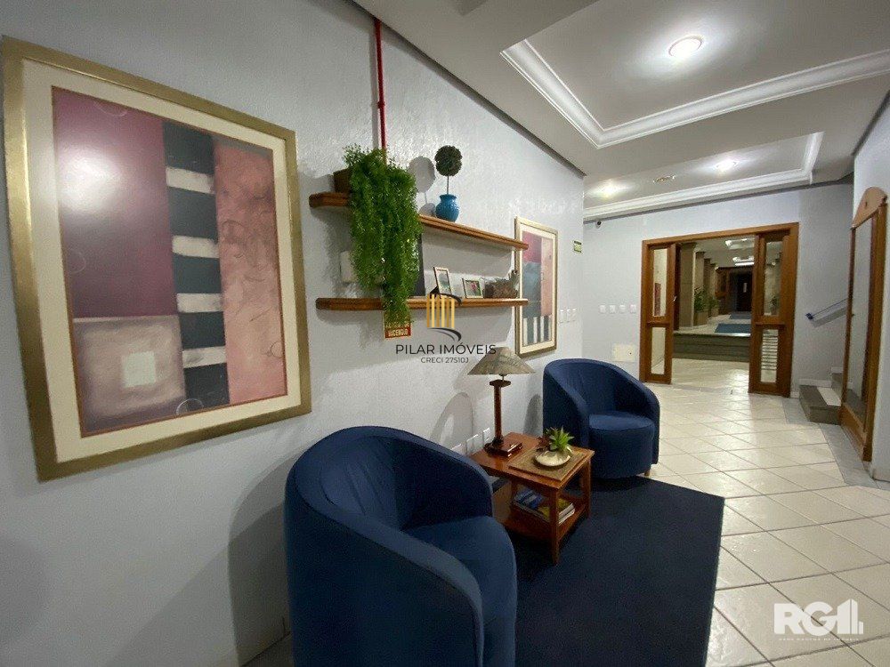 Apartamento 2 dormitórios com 2 vagas garagem na CIDADE BAIXA.