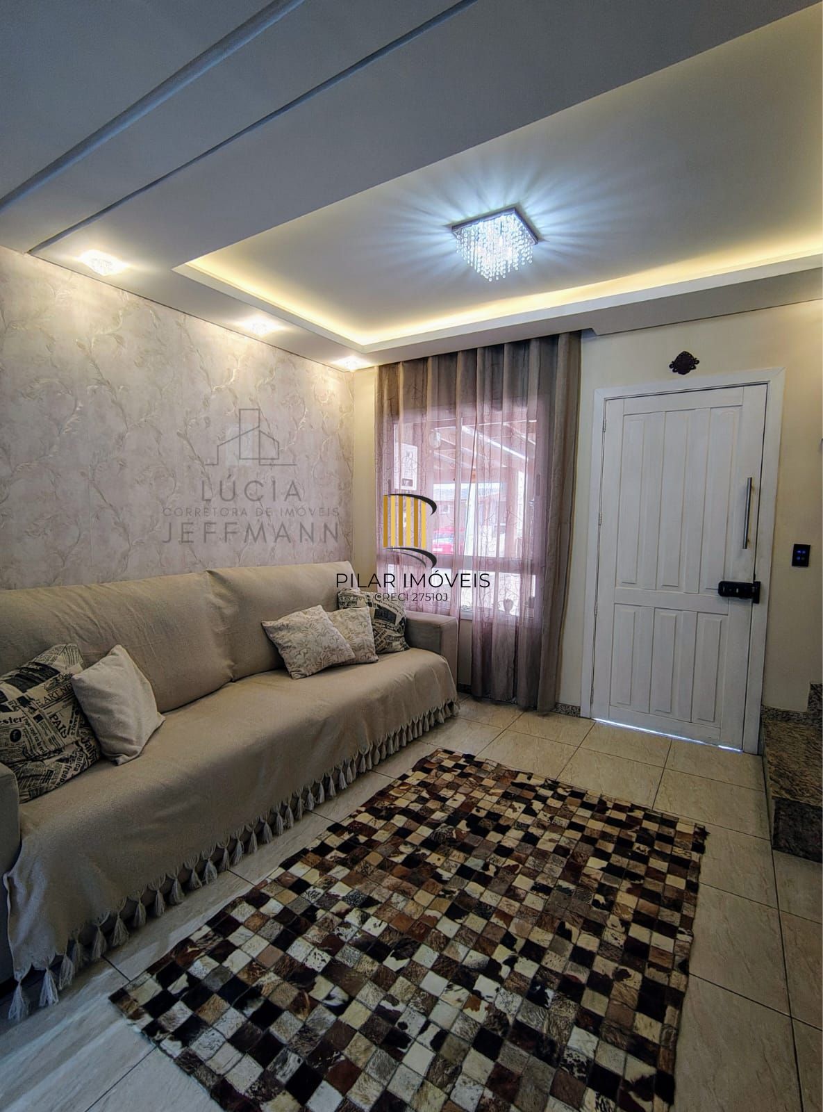 Casa em condomínio semi-mobiliada, desocupada e pronta para morar!